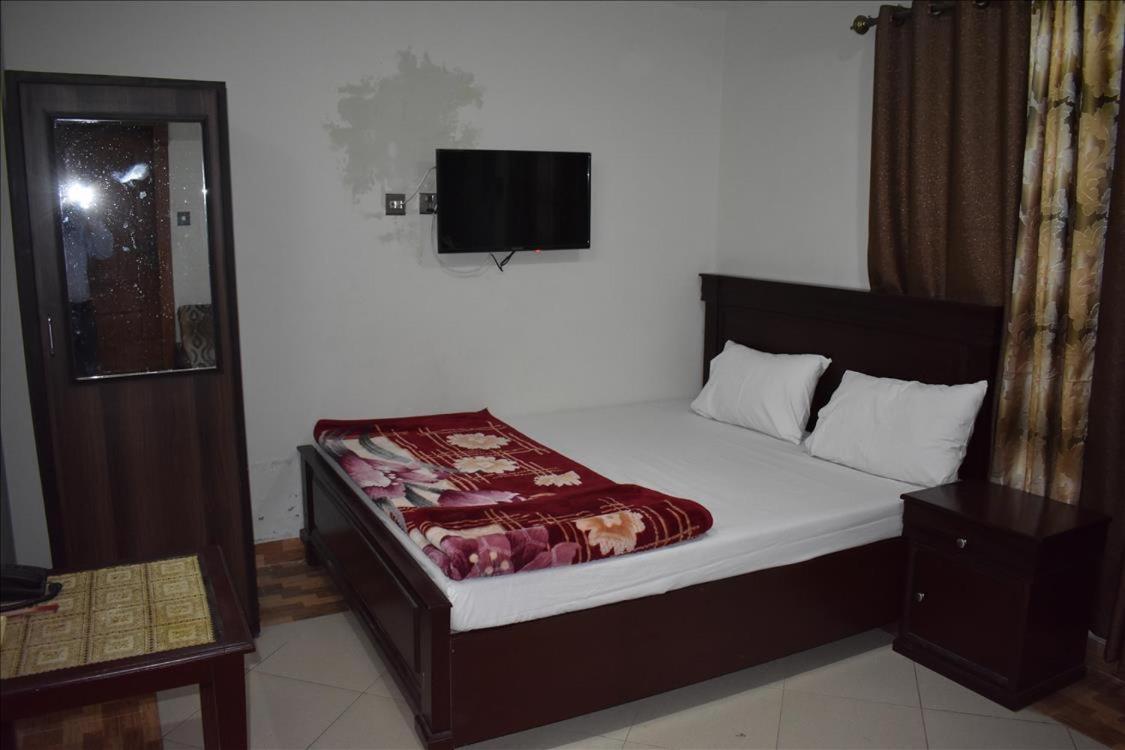 Hotel Kashmir Inn Равалпинди Экстерьер фото
